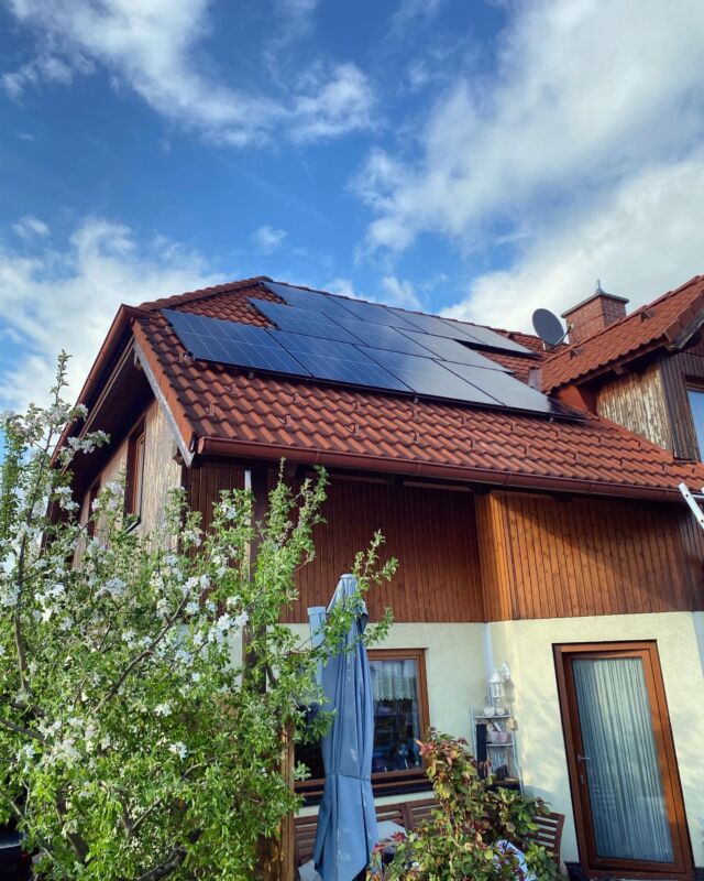 5 kWp Anlage 

#photovoltaik #solar #energiewende #erneuerbareenergie #solarenergie #nachhaltigkeit #sonnenenergie #energie #pv #strom #erneuerbareenergien #solarenergy #sonne #photovoltaic #pvanlage #solarpower #solaranlage #klimaschutz #solarpanels #greenenergy #renewableenergy #gr #energy #kostrom #heizung #hausbau #sonnenstrom #t #pelletheizung #umwelt